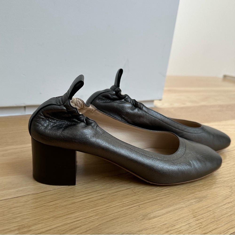 Everlane Day Glove heel size 8 pewter